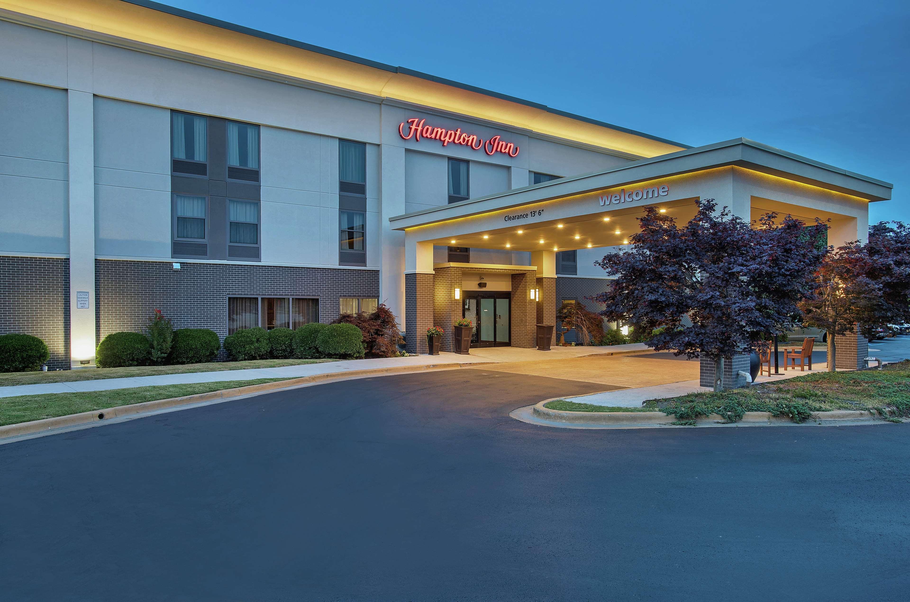 Hampton Inn Кълман Екстериор снимка