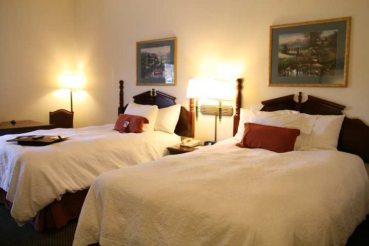 Hampton Inn Кълман Екстериор снимка