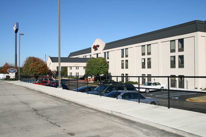 Hampton Inn Кълман Екстериор снимка