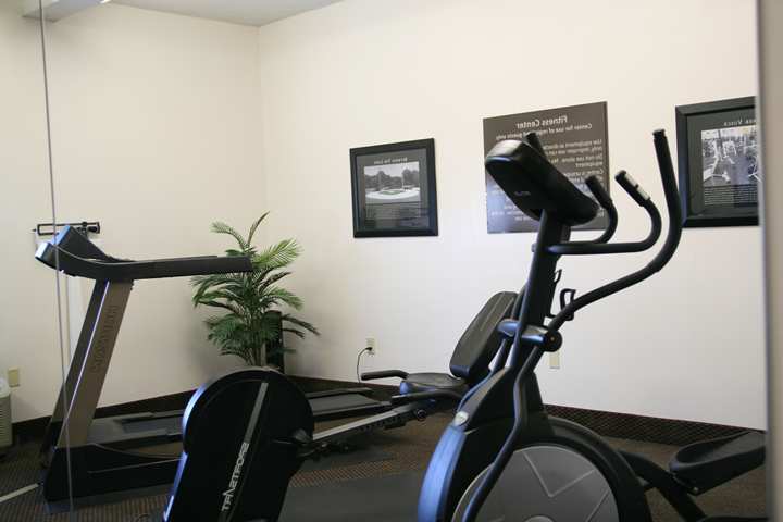 Hampton Inn Кълман Екстериор снимка